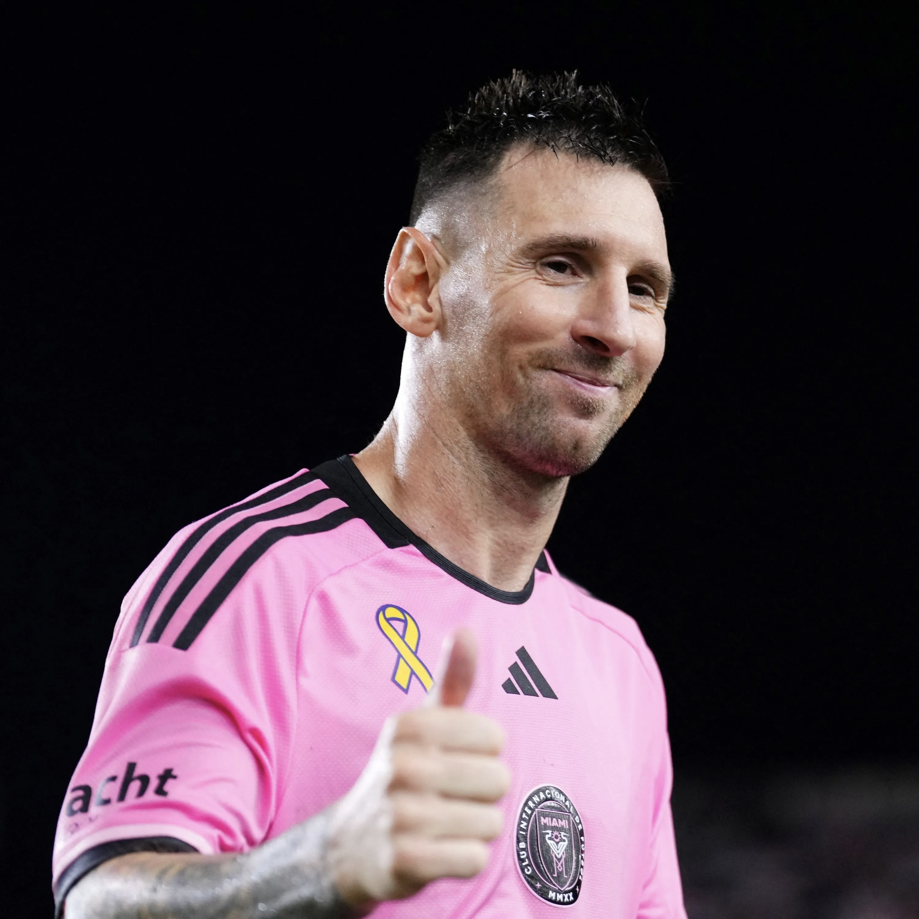 九游入口-梅西刷新世界纪录，中国女排教练激动落泪！(梅西刷新世界纪录,中国女排教练激动落泪视频)