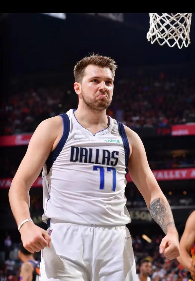 jiuyou游戏中心-关于最后时刻胜出引发热议!,东契奇在老鹰比赛中刷新纪录引发球迷热议的信息