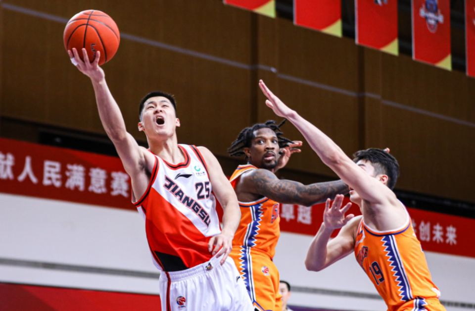 九游官网-包含冲刺阶段巴黎圣日耳曼调整名单以备足总杯，豪取连胜环节打磨，目标明确，控场能力受关注的词条