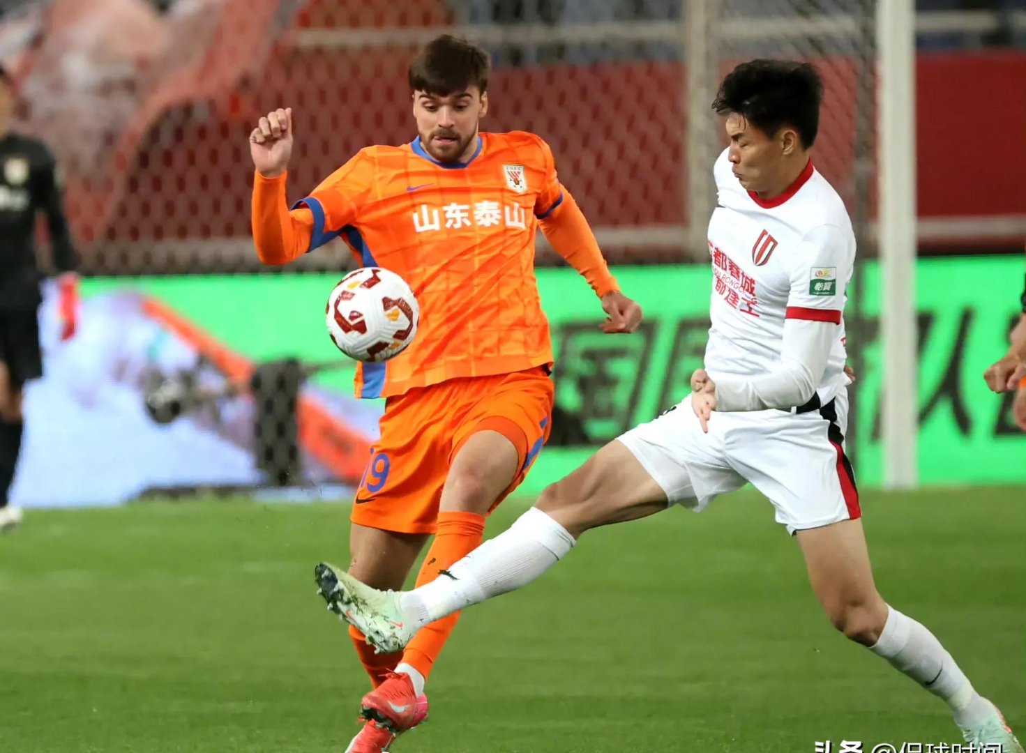 九游官网-包含冲刺阶段巴黎圣日耳曼调整名单以备足总杯，豪取连胜环节打磨，目标明确，控场能力受关注的词条